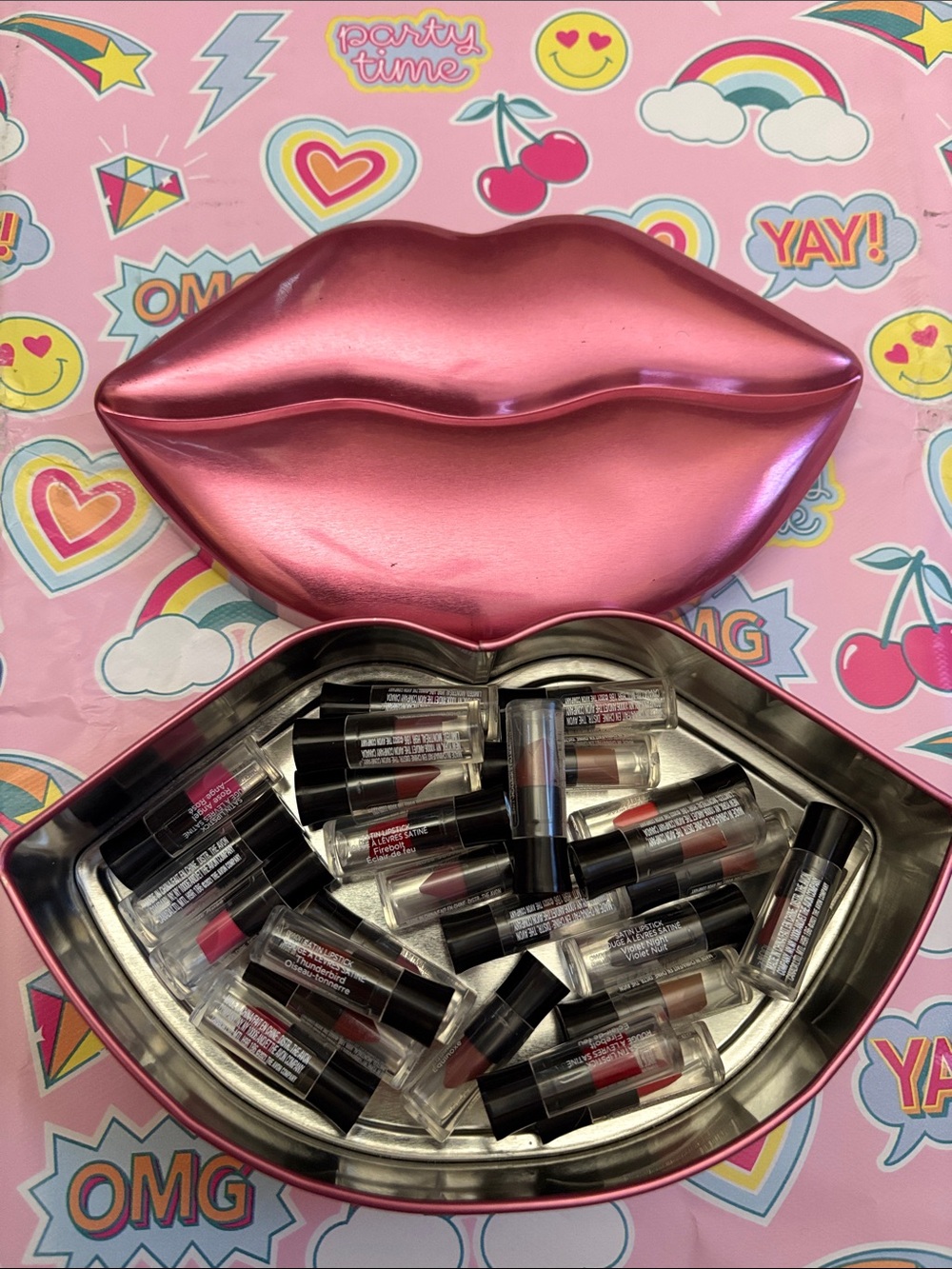 Avon Assorted Lipstick 30 Mini Set in Metallic Tin 💋